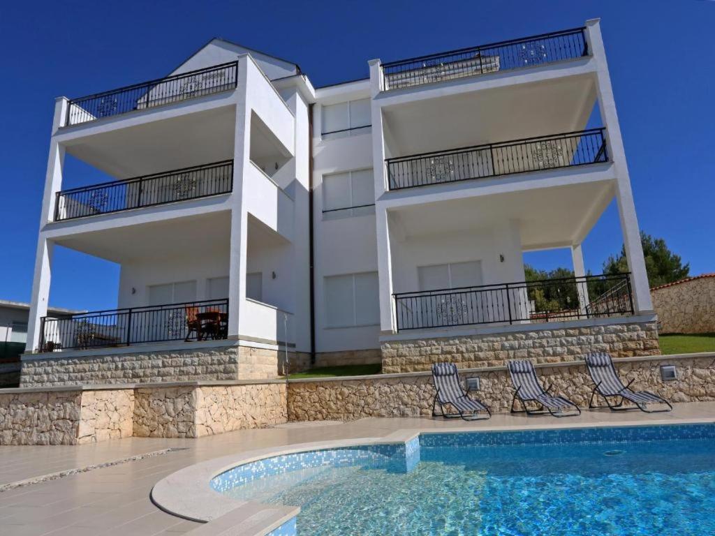 Lovely Apartment With Beautiful Pool Primošten Zewnętrze zdjęcie
