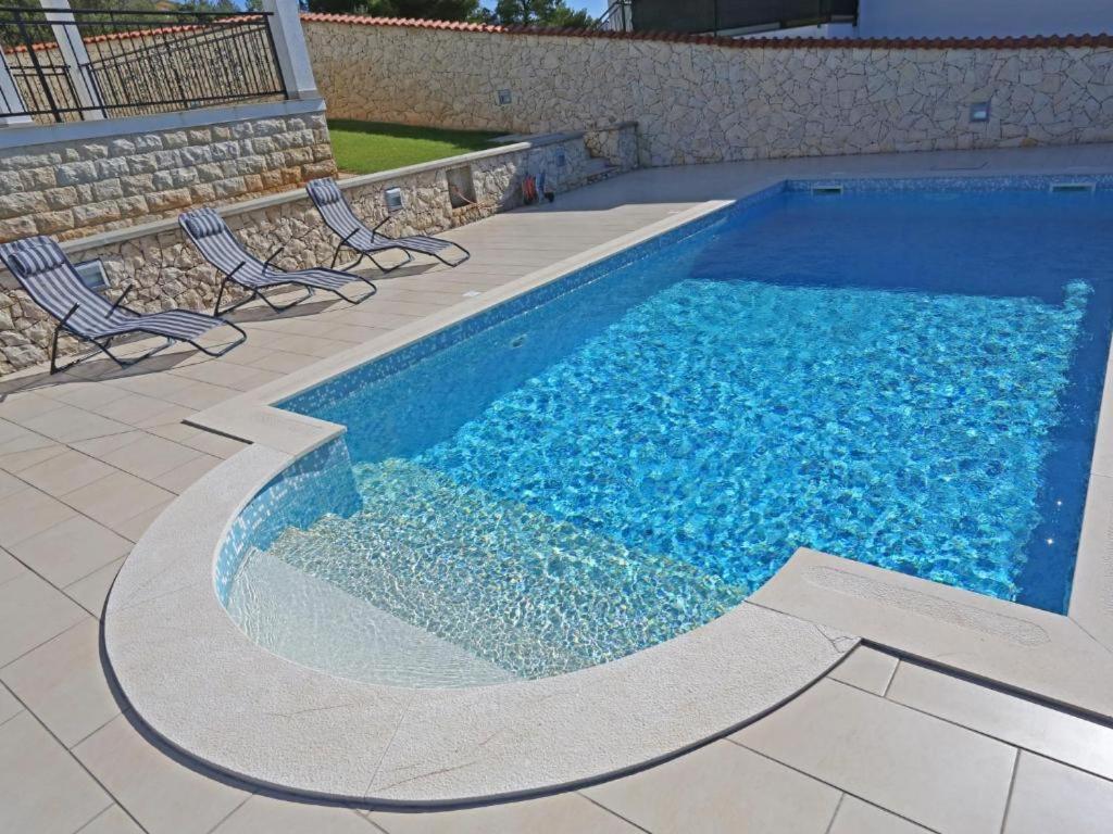 Lovely Apartment With Beautiful Pool Primošten Zewnętrze zdjęcie