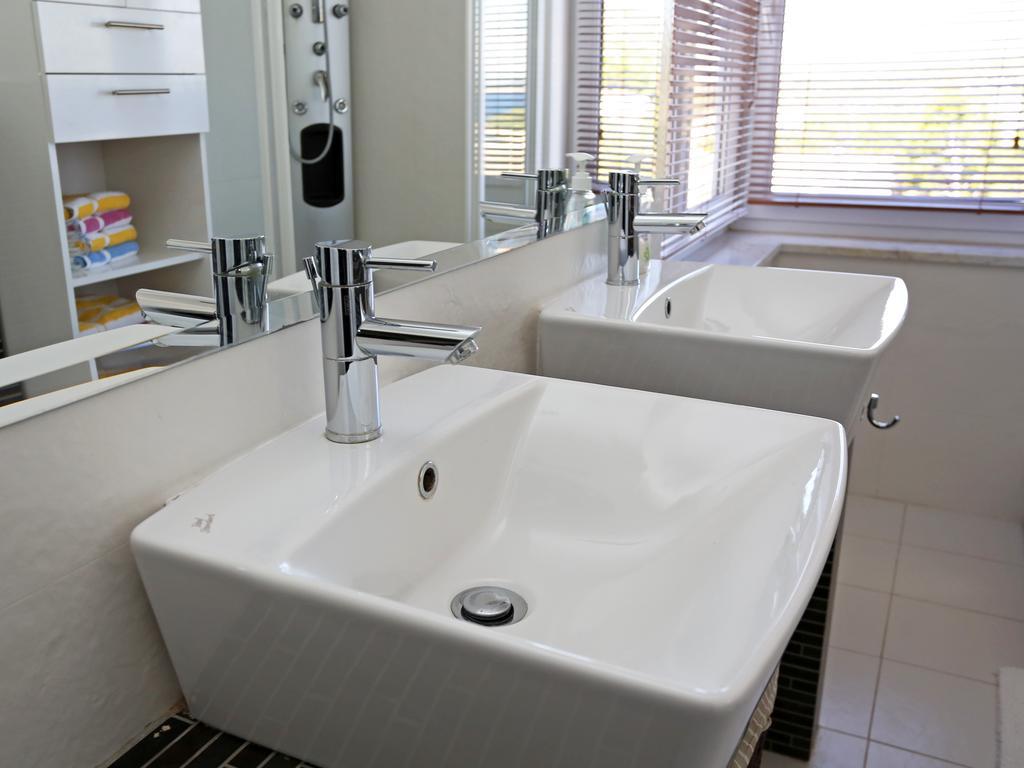Lovely Apartment With Beautiful Pool Primošten Zewnętrze zdjęcie