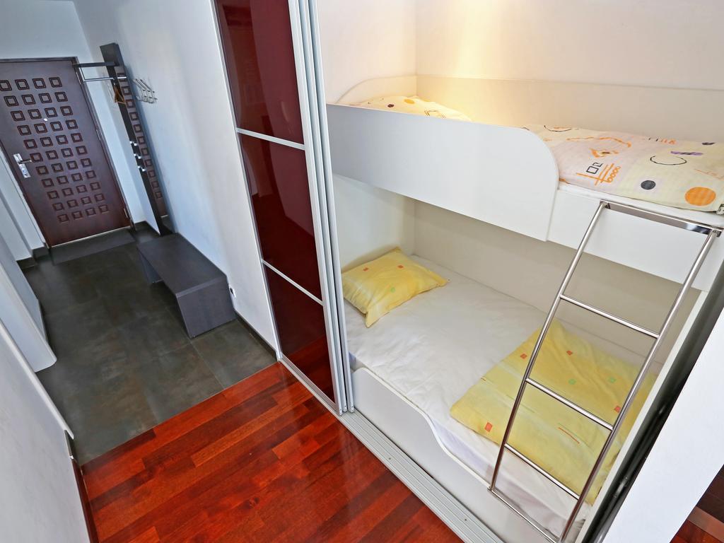 Lovely Apartment With Beautiful Pool Primošten Zewnętrze zdjęcie