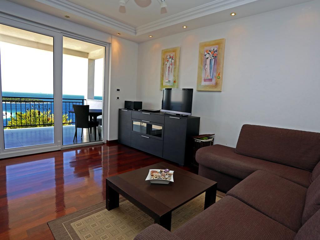 Lovely Apartment With Beautiful Pool Primošten Zewnętrze zdjęcie
