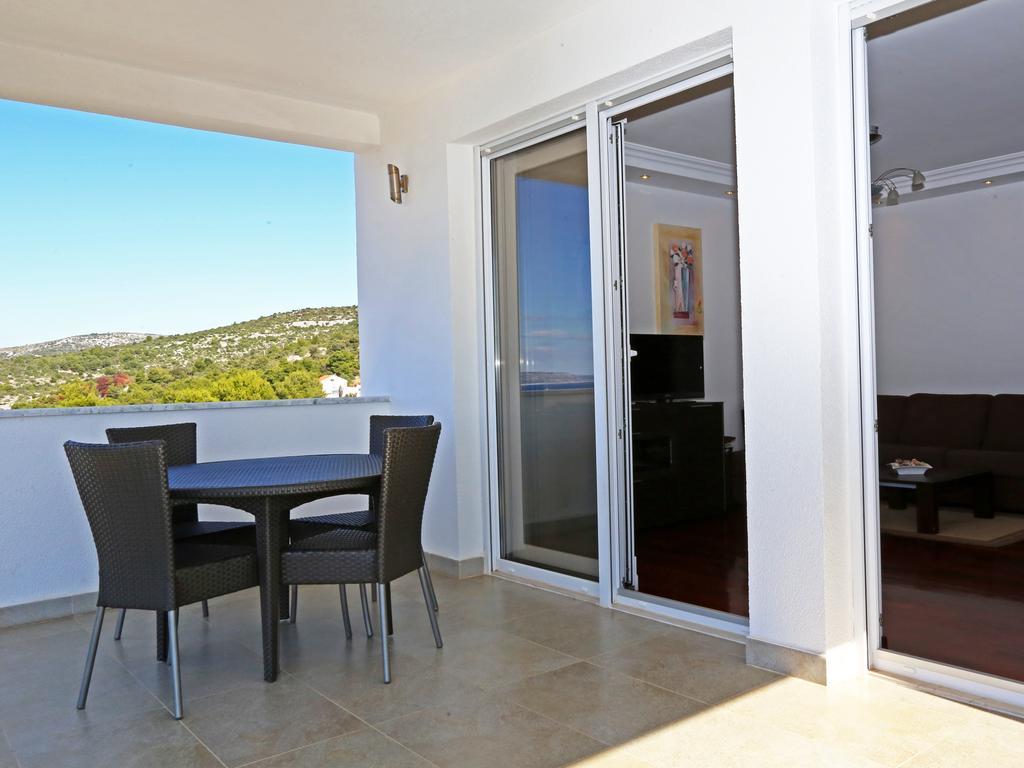Lovely Apartment With Beautiful Pool Primošten Zewnętrze zdjęcie